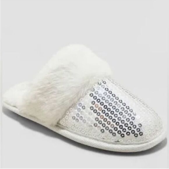 NEW Cat & Jack™ Silver Lane Sequin Scuff Slippers L 4/5 - Picture 1 of 3